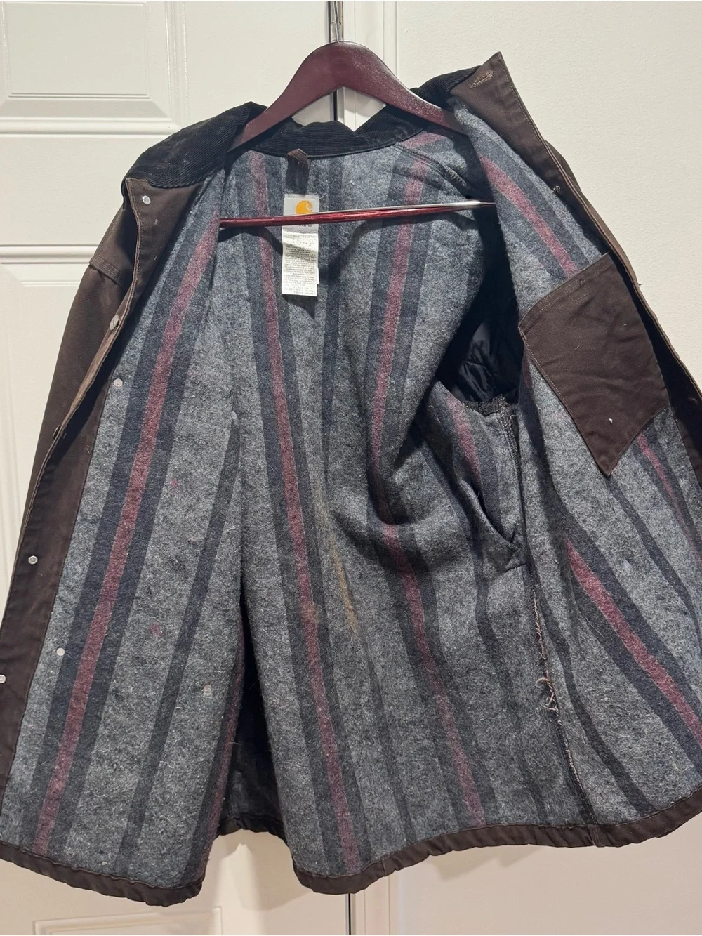 Vintage Carhartt Men’s Dark Brown Chore Jacket with Blanket Lining and Corduroy - Picture 2 of 5